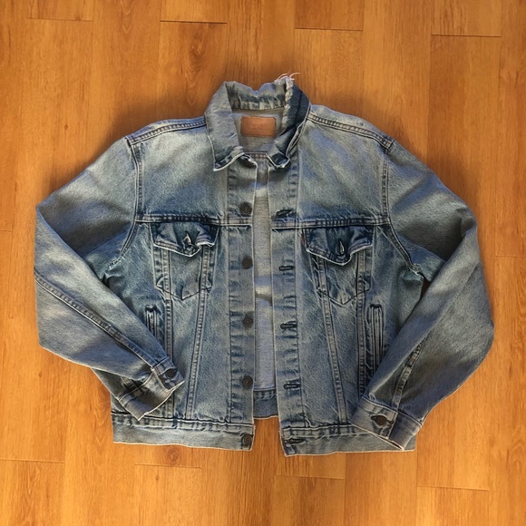 Vintage Levi’s Denim Trucker Jacket Light Wash 80s